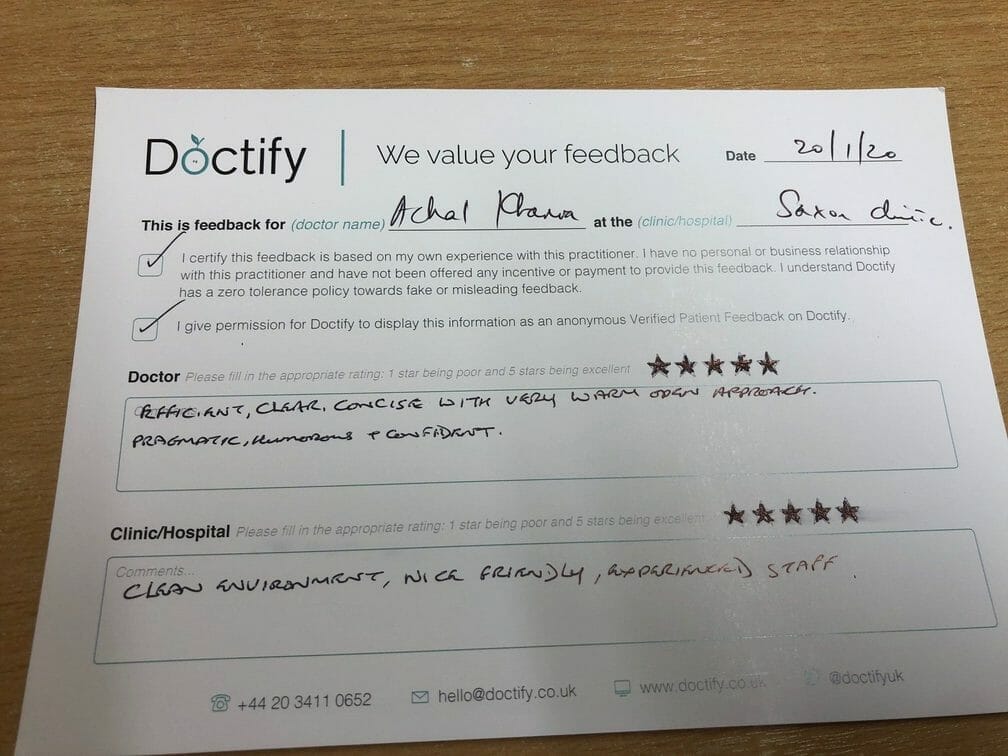 A 5 star Doctify review from a happy patient that talks about a clean and friendly envionment